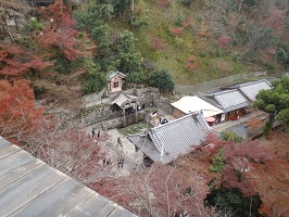 本堂から音羽の滝